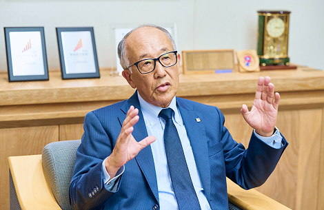 代表取締役会長 兼 会長執行役員 石切山 靖順